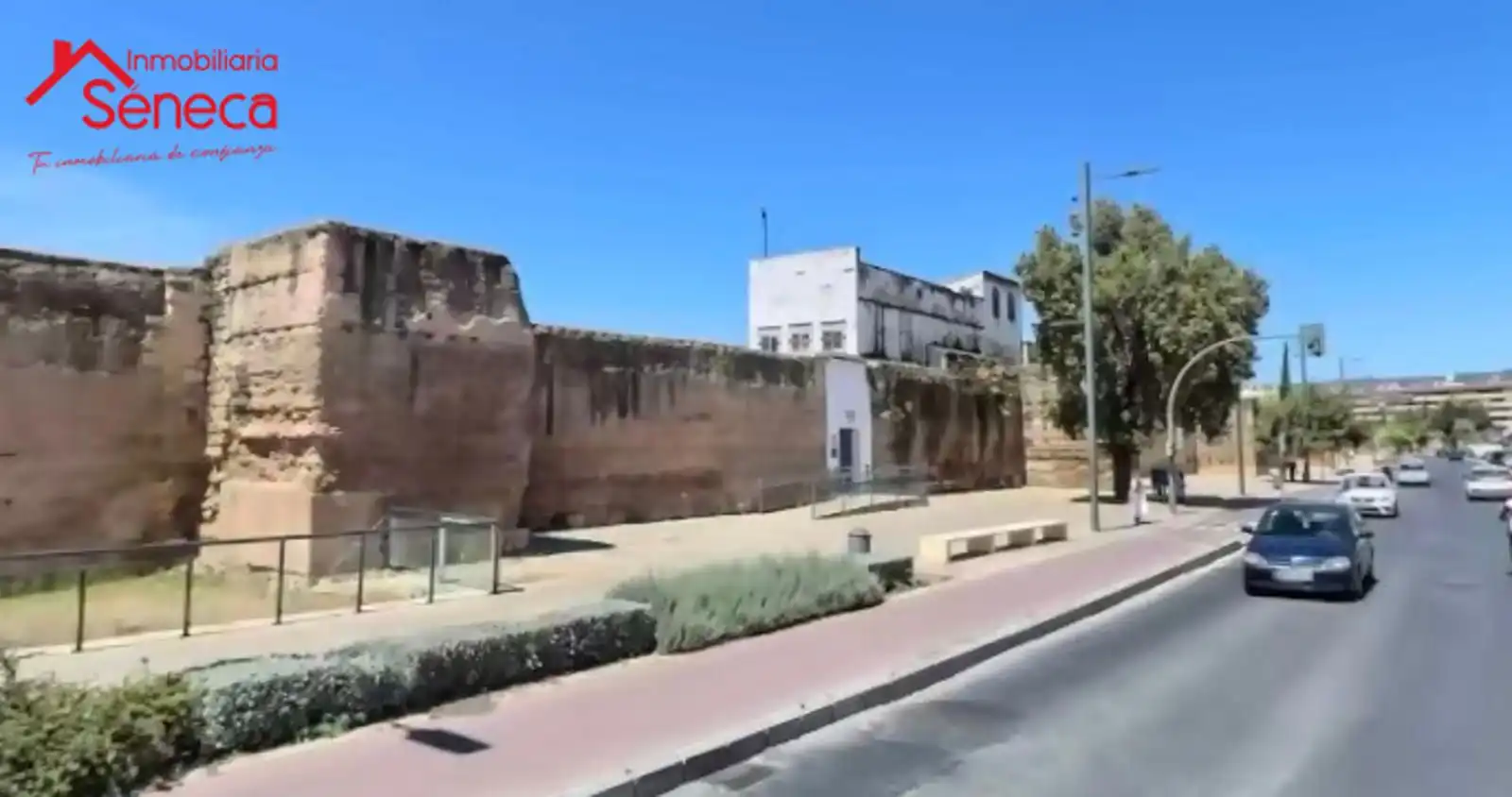 Außenansicht von Wohnung zum Verkauf in Córdoba mit Klimaanlage, Terrasse und Abstellraum
