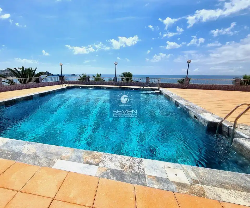 Piscina de Apartament de lloguer en Almuñécar amb Aire condicionat, Calefacció i Terrassa