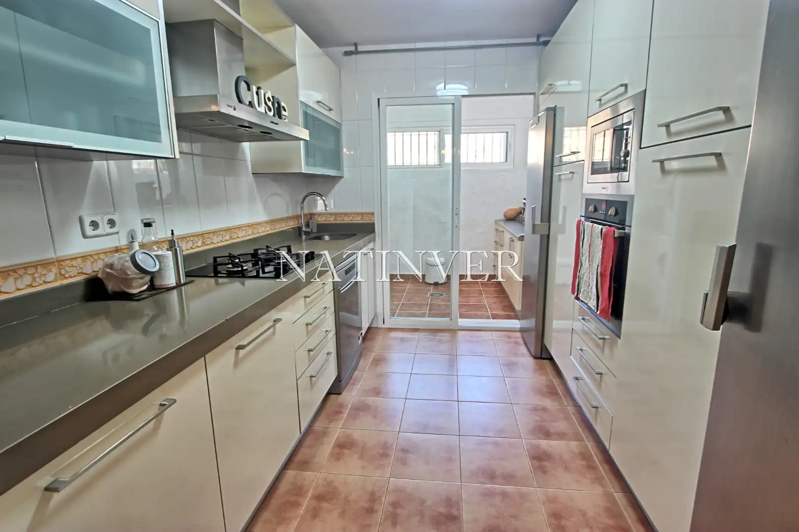 Cuina de Casa adosada en venda en Vélez-Málaga amb Terrassa i Traster
