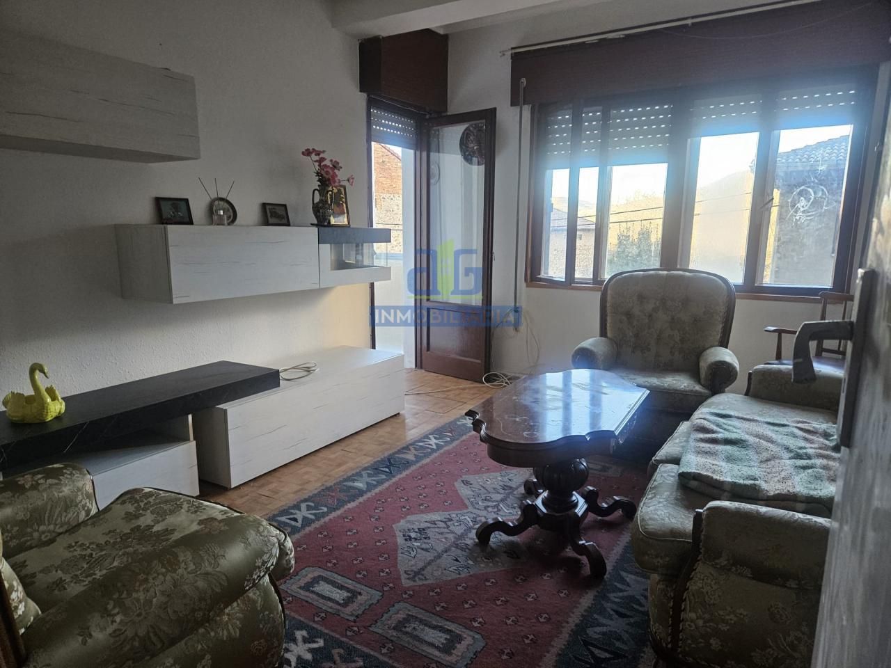 Living room of Flat for sale in La Robla   with Heating and Furnished