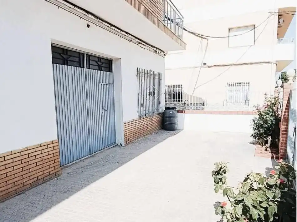 Casa con jardín en venta en Calle Calderón de la Barca 29, imagen 26