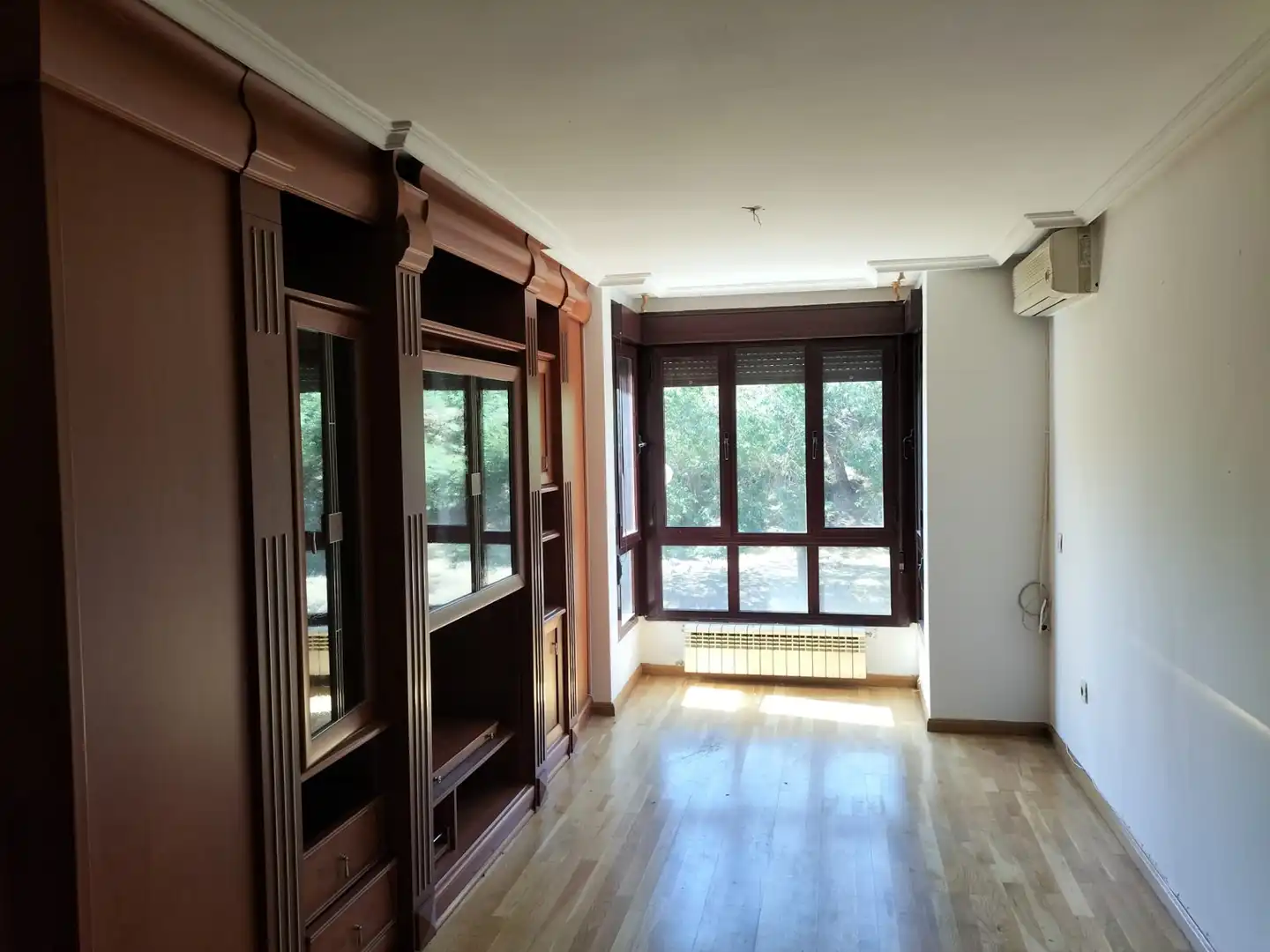 Sala de estar de Piso en venta en Madrid con Jardín privado, Trastero y Alarma