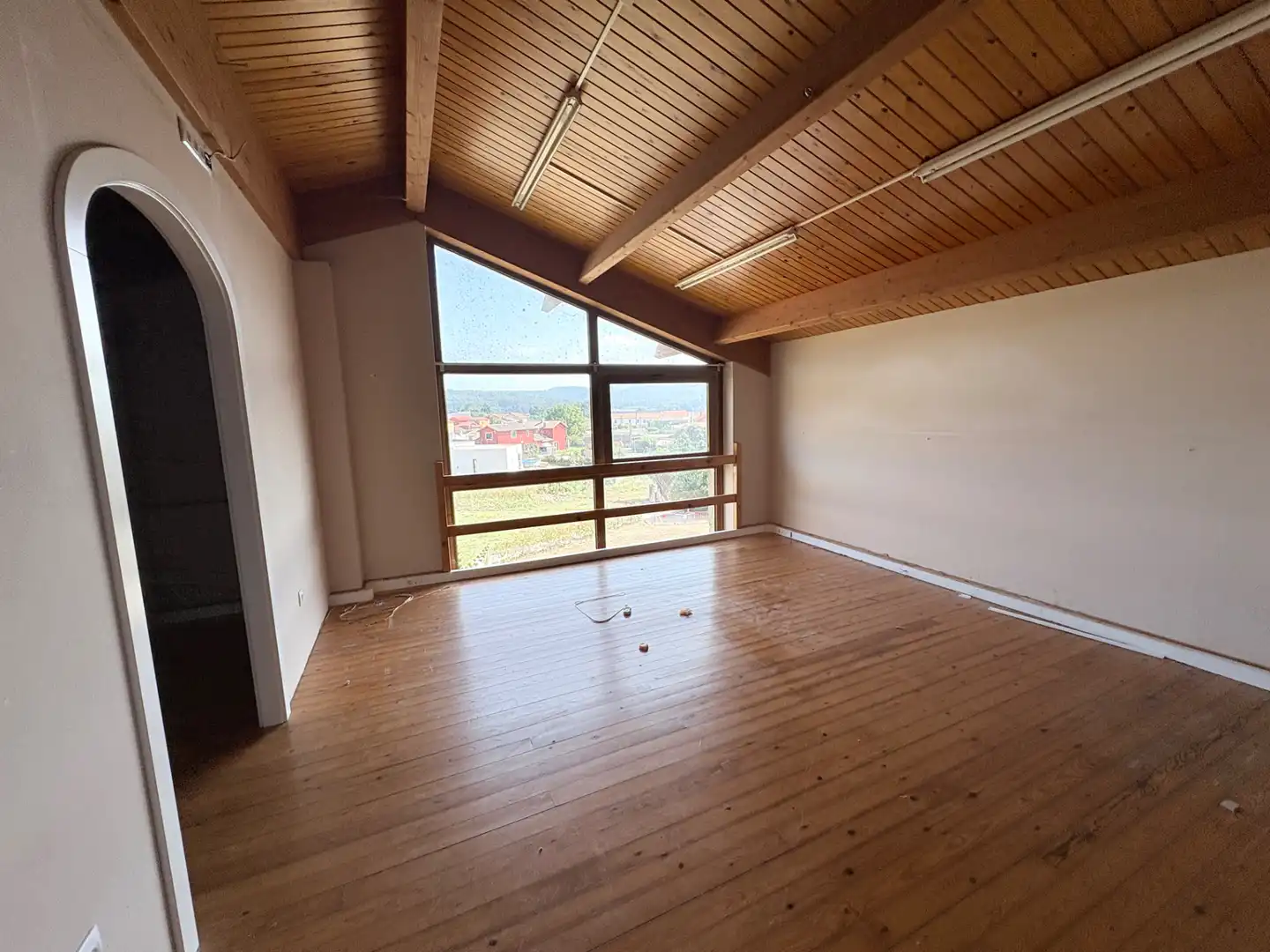 Sala d'estar de Casa adosada en venda en Arteixo amb Jardí privat