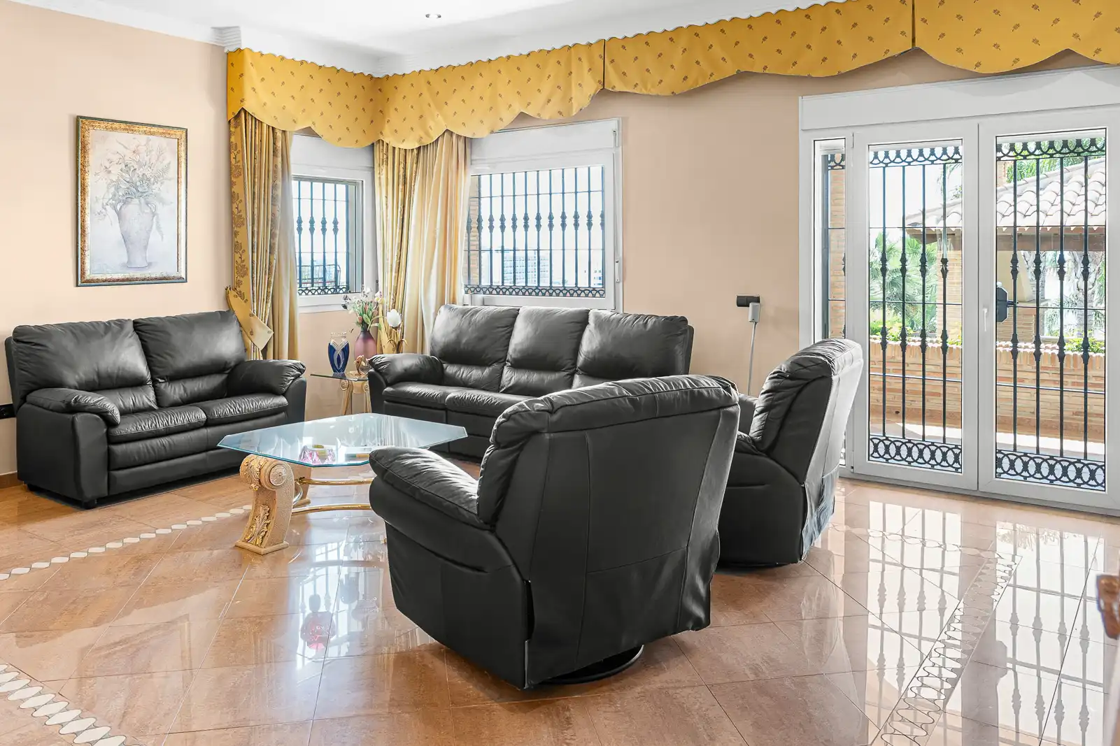 Sala d'estar de Casa o xalet en venda en Benalmádena amb Aire condicionat, Jardí privat i Piscina