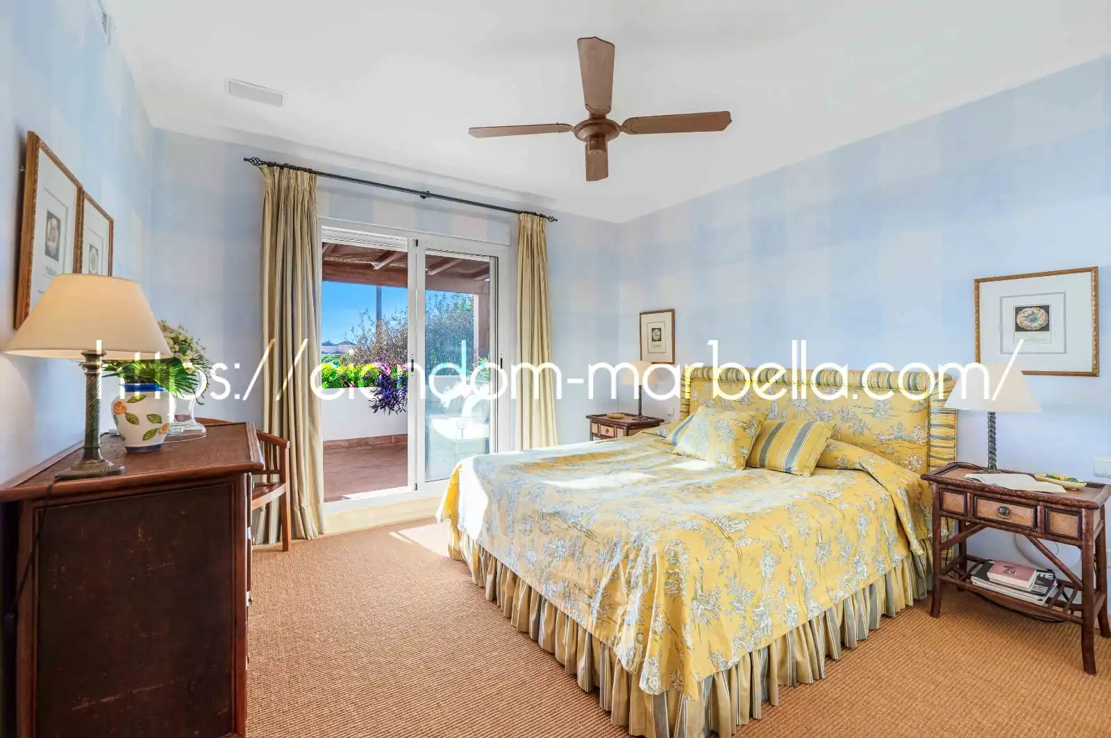 Schlafzimmer von Haus oder Chalet zum Verkauf in Marbella mit Klimaanlage, Heizung und Privatgarten