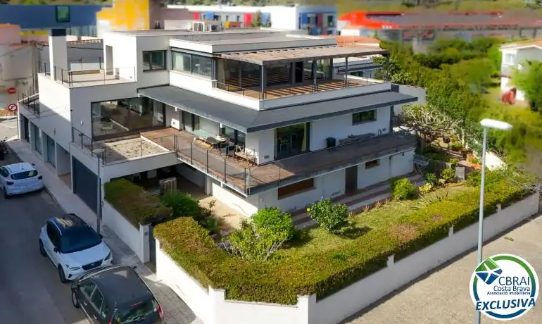Casa con giardino in vendita a Carrer Núria