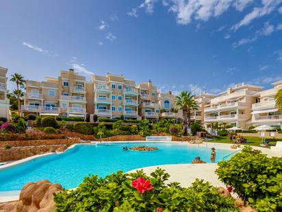 Vista exterior de Àtic en venda en Guardamar del Segura amb Aire condicionat, Terrassa i Piscina