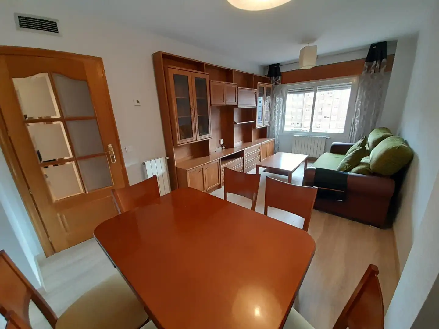 Living room of Flat for rent in Madrid  with Air Conditioner, Heating and Storage room