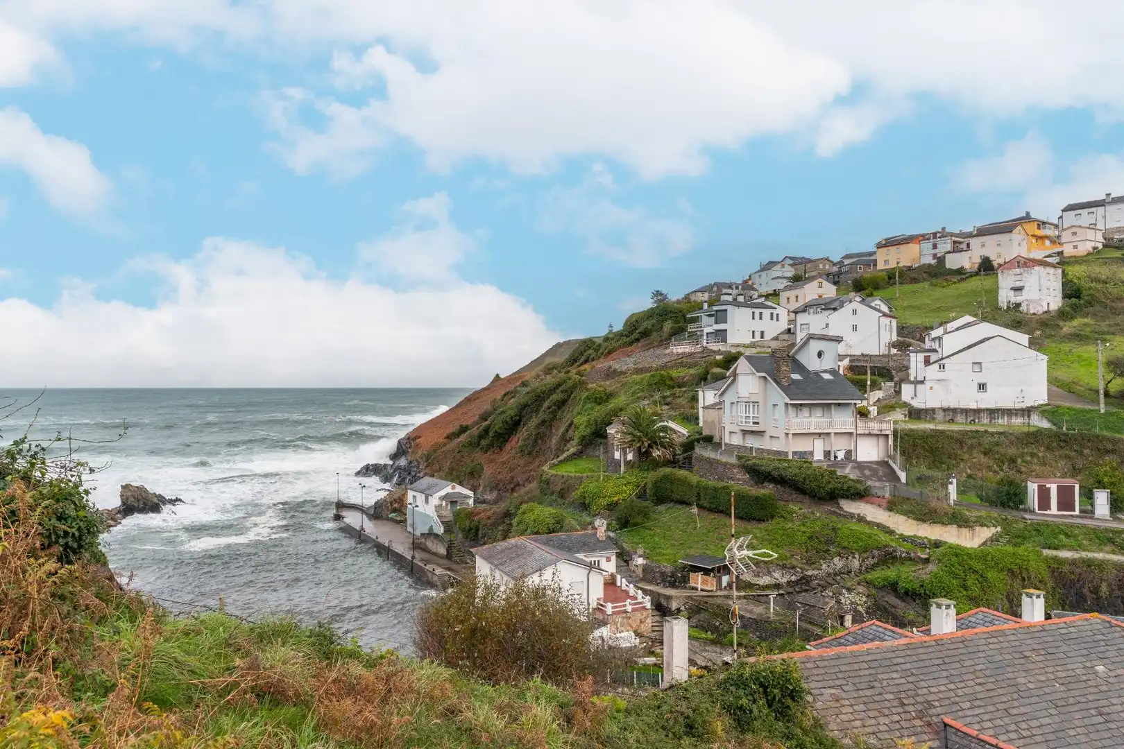 Vista exterior de Casa o xalet en venda en Coaña amb Calefacció, Jardí privat i Moblat