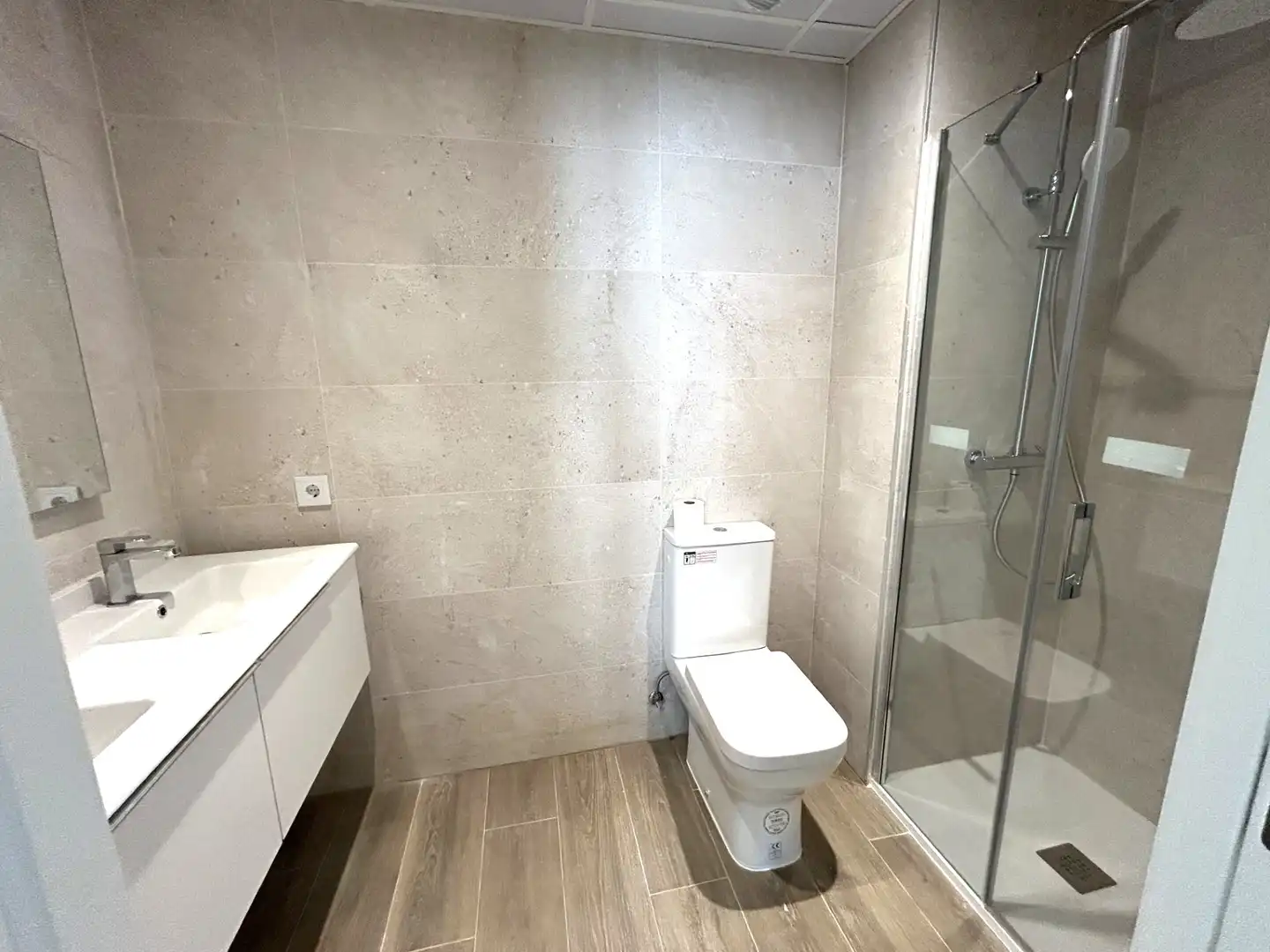 Bathroom of Flat for rent in Málaga  with Air Conditioner, Heating and Oven