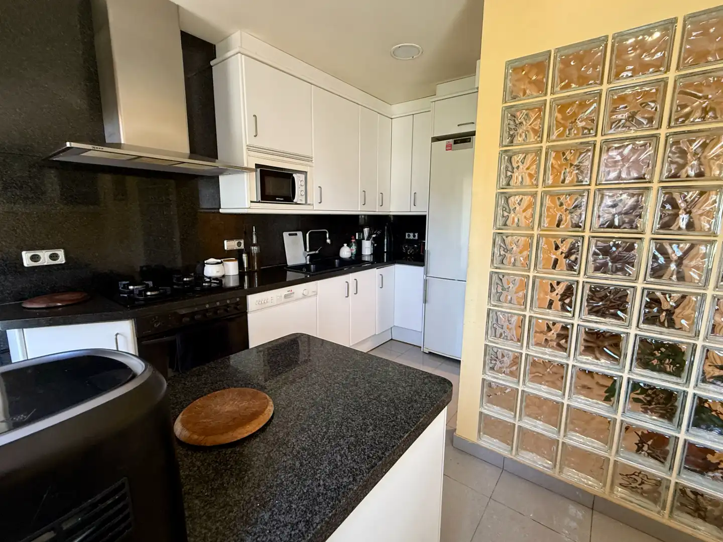 Cocina de Casa o chalet en venta en Barcelona con Calefacción, Jardín privado y Terraza