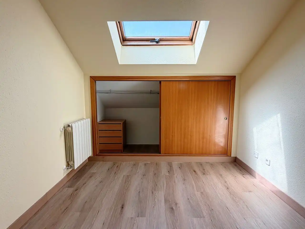 Ático de alquiler en Paracuellos de Jarama con Terraza, Horno y Lavadora