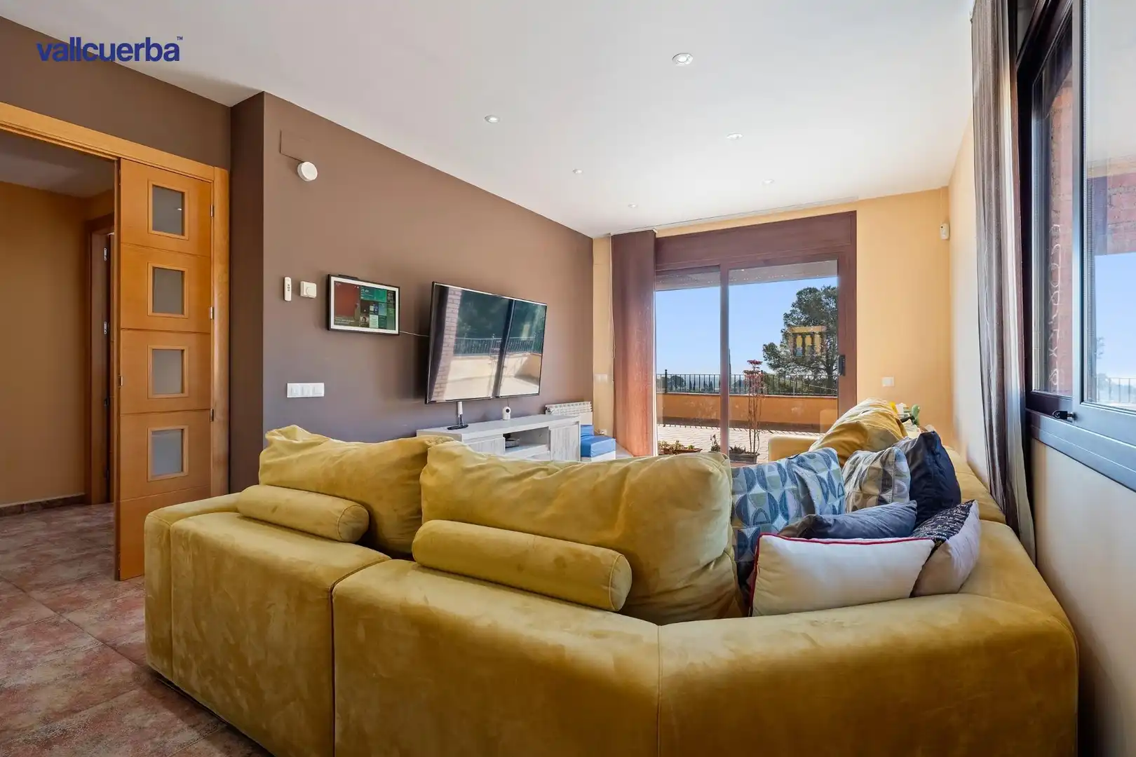 Sala de estar de Casa adosada en venta en Riudecanyes con Aire acondicionado, Calefacción y Jardín privado