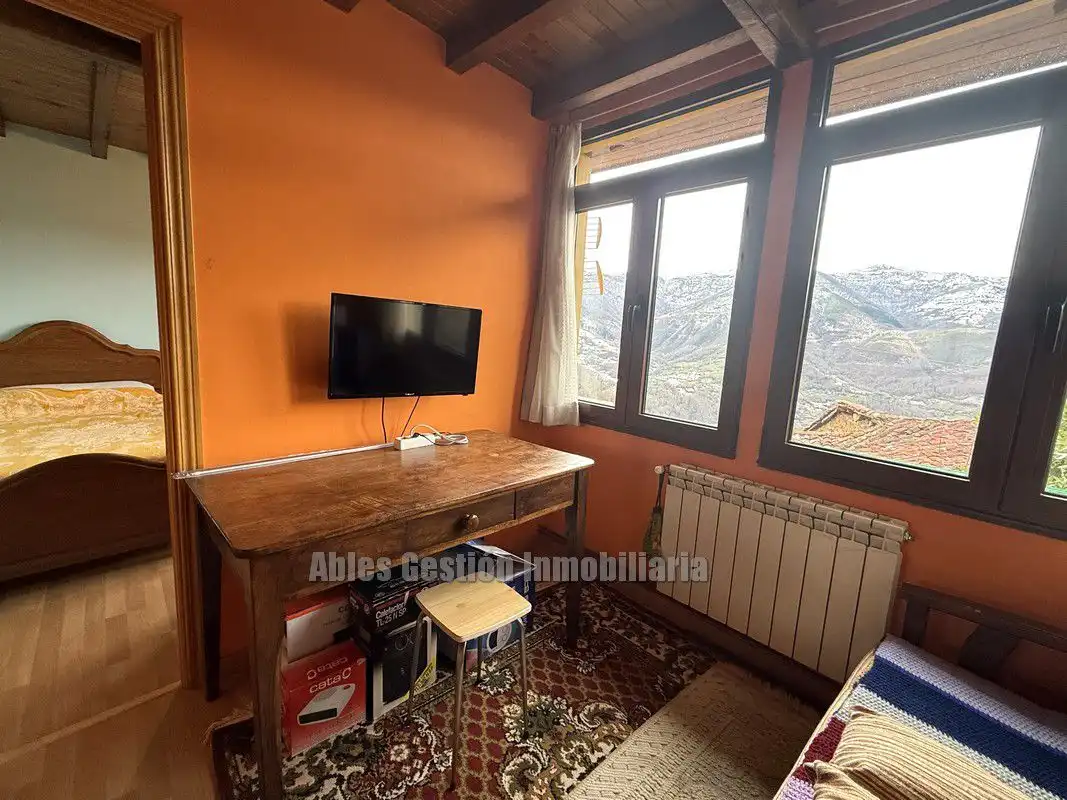 Schlafzimmer von Haus oder Chalet zum Verkauf in Quirós mit Heizung und Abstellraum