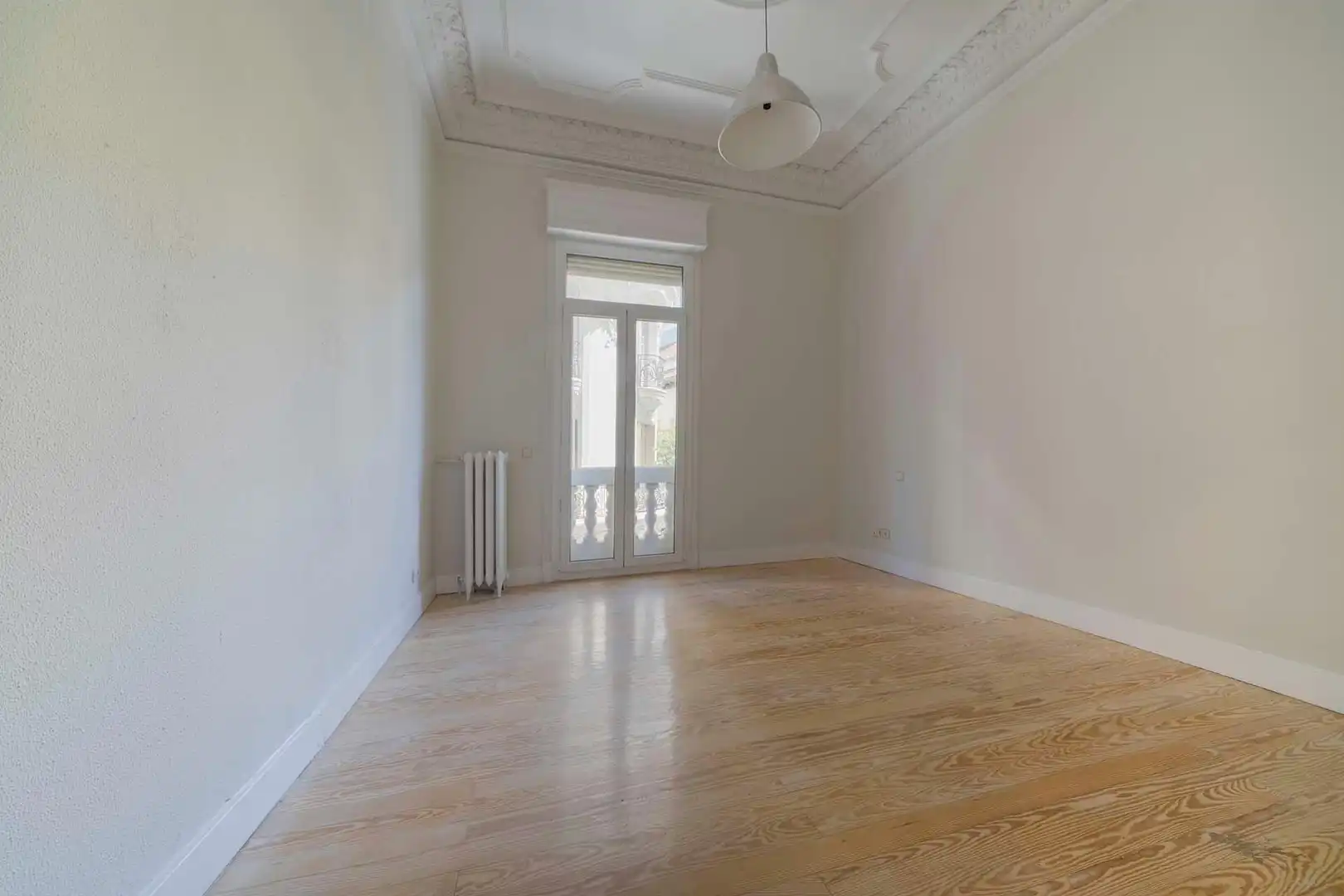 Habitación de Oficina de alquiler en Madrid con Aire acondicionado y Calefacción