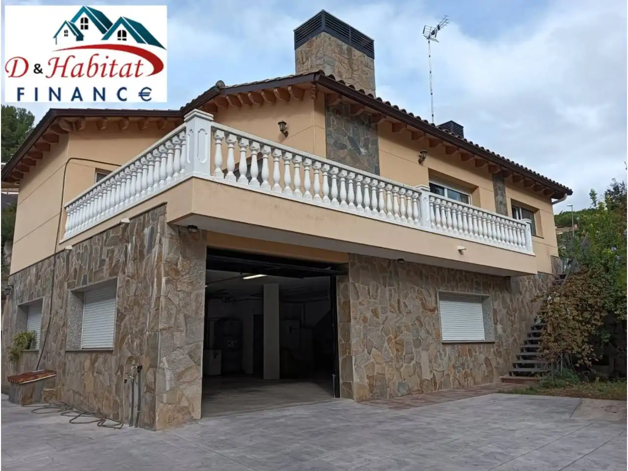 Exterior view of Houses for sale in Rubí  with Air Conditioner, Heating and Parquet flooring