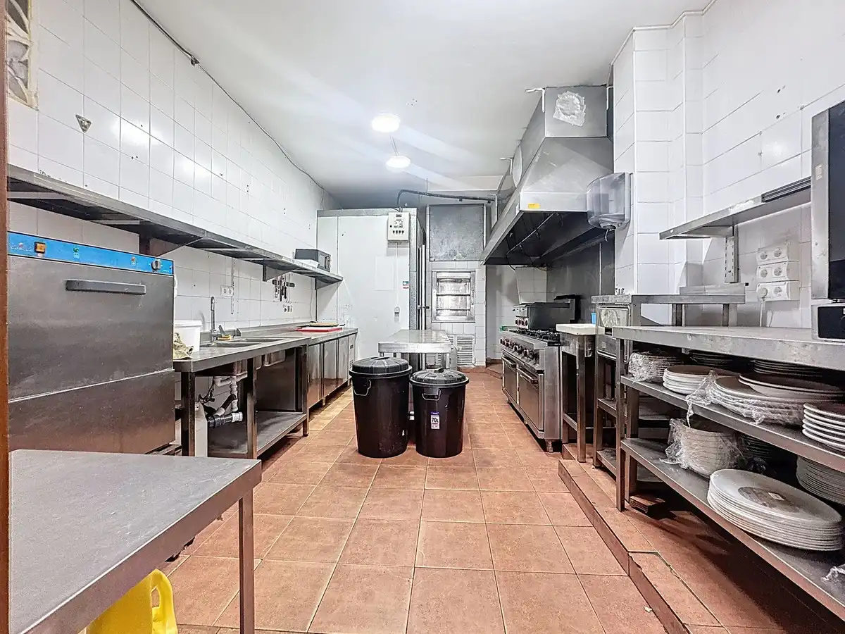 Cocina de Local en venta en Estepona
