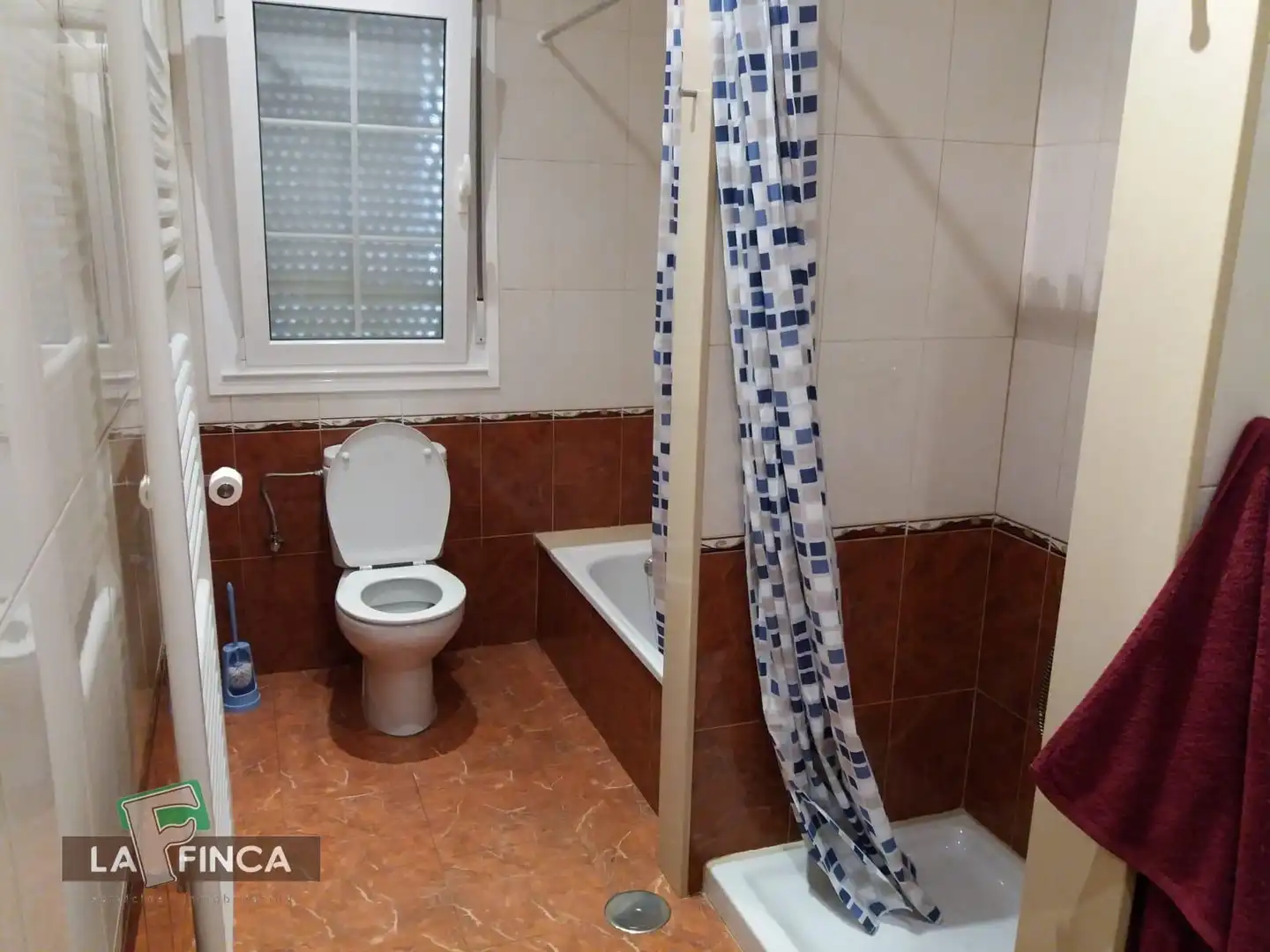Bathroom of Houses for sale in Cangas del Narcea  with Terrace and Furnished