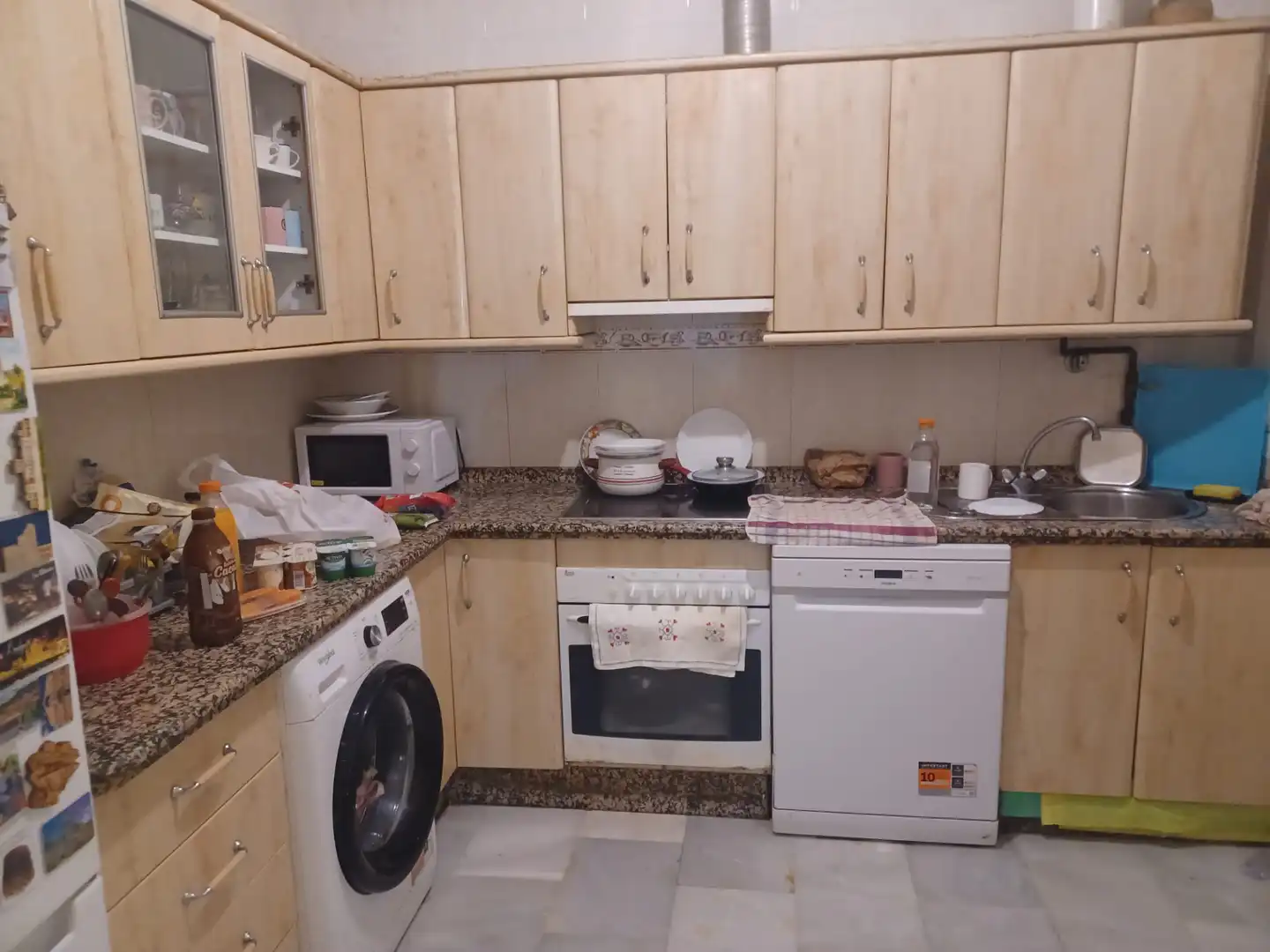 Cocina de Piso en venta en Sevilla con Horno y Lavadora