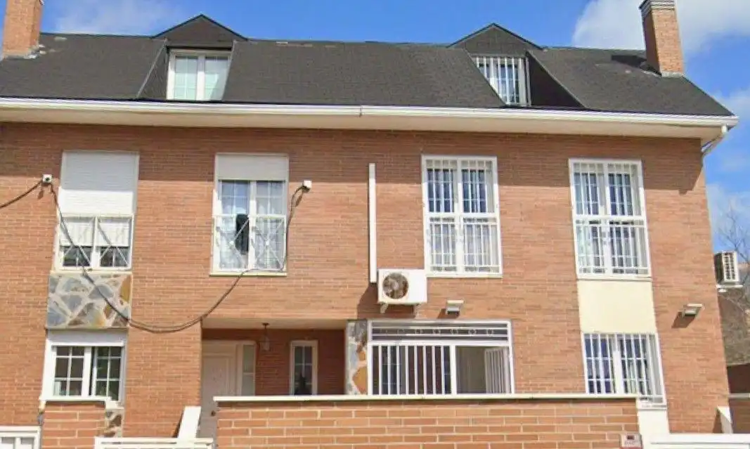 Vista exterior de Piso en venta en Parla