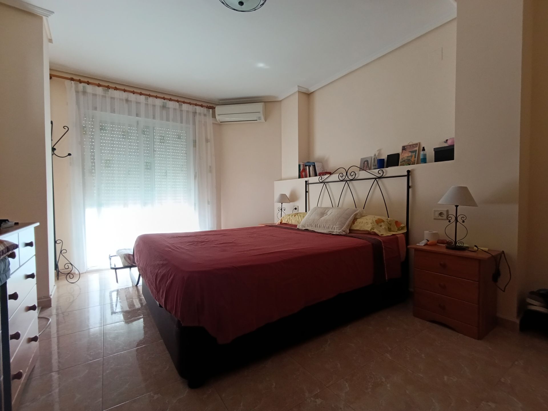 Dormitori de Apartament de lloguer en Moncofa amb Aire condicionat, Terrassa i Moblat