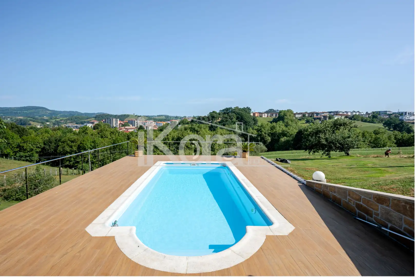 Piscina de Casa o xalet en venda en Lasarte-Oria amb Calefacció, Jardí privat i Parquet