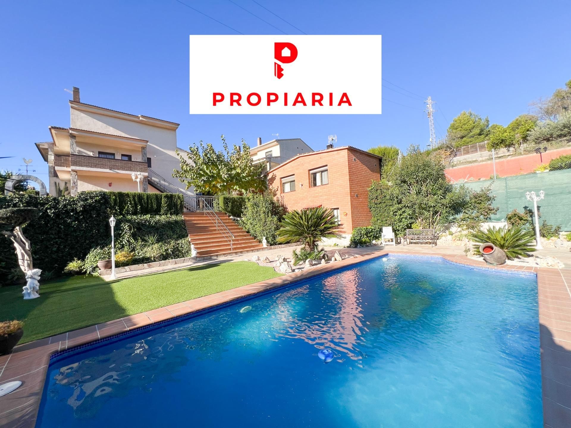 Vista exterior de Casa o xalet en venda en Abrera amb Aire condicionat, Calefacció i Jardí privat