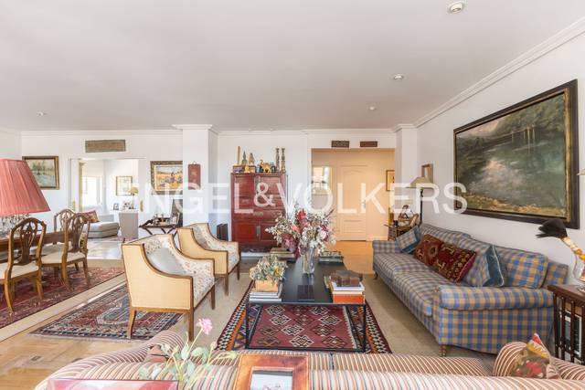 Piso en Venta en Paseo de La Castellana en Cuatro Caminos - Azca