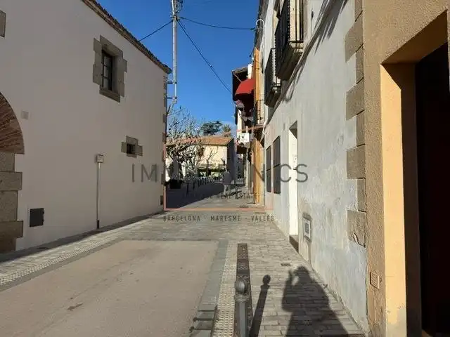 Vista exterior de Local en venda en Sant Vicenç de Montalt