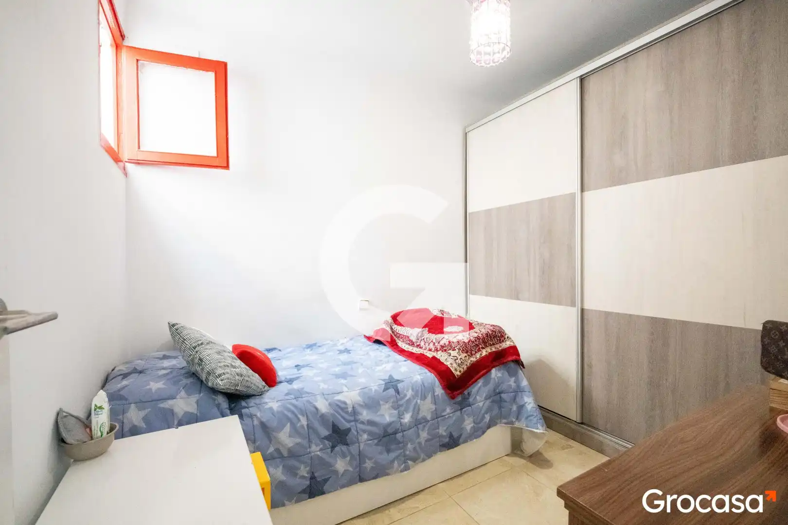 Habitación de Piso en venta en Mataró con Horno, Lavadora y TV