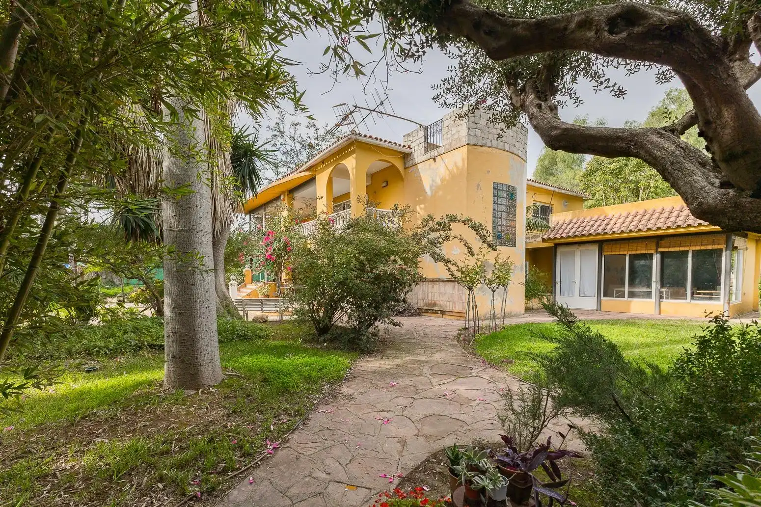 Vista exterior de Casa o chalet en venta en Bétera con Calefacción, Jardín privado y Piscina