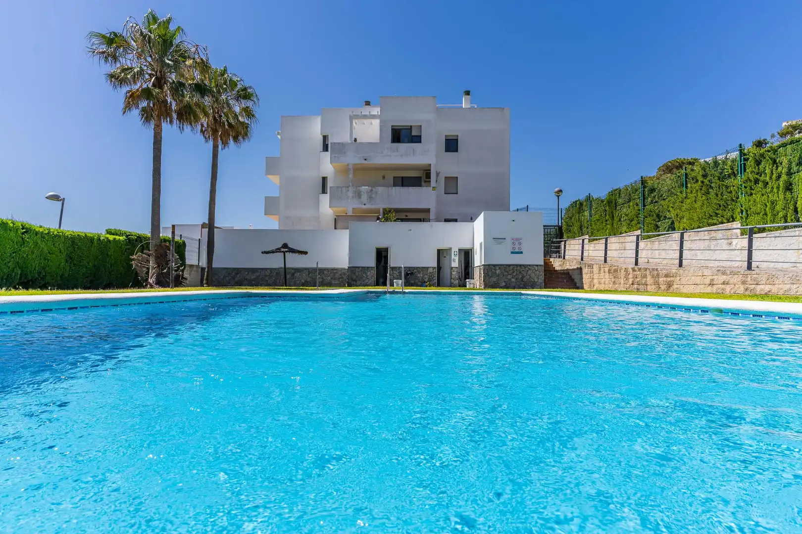 Piscina de Apartament en venda en Conil de la Frontera amb Jardí privat, Terrassa i Piscina comunitària