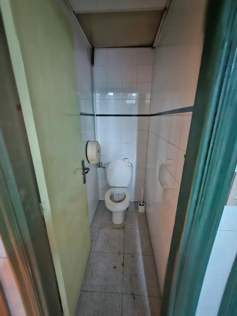 Badezimmer von Fabrikhallen zum Verkauf in Elorrio mit Heizung