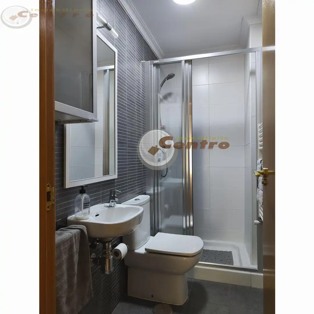 Badezimmer von Wohnung zum Verkauf in Albacete mit Klimaanlage, Heizung und Möbliert