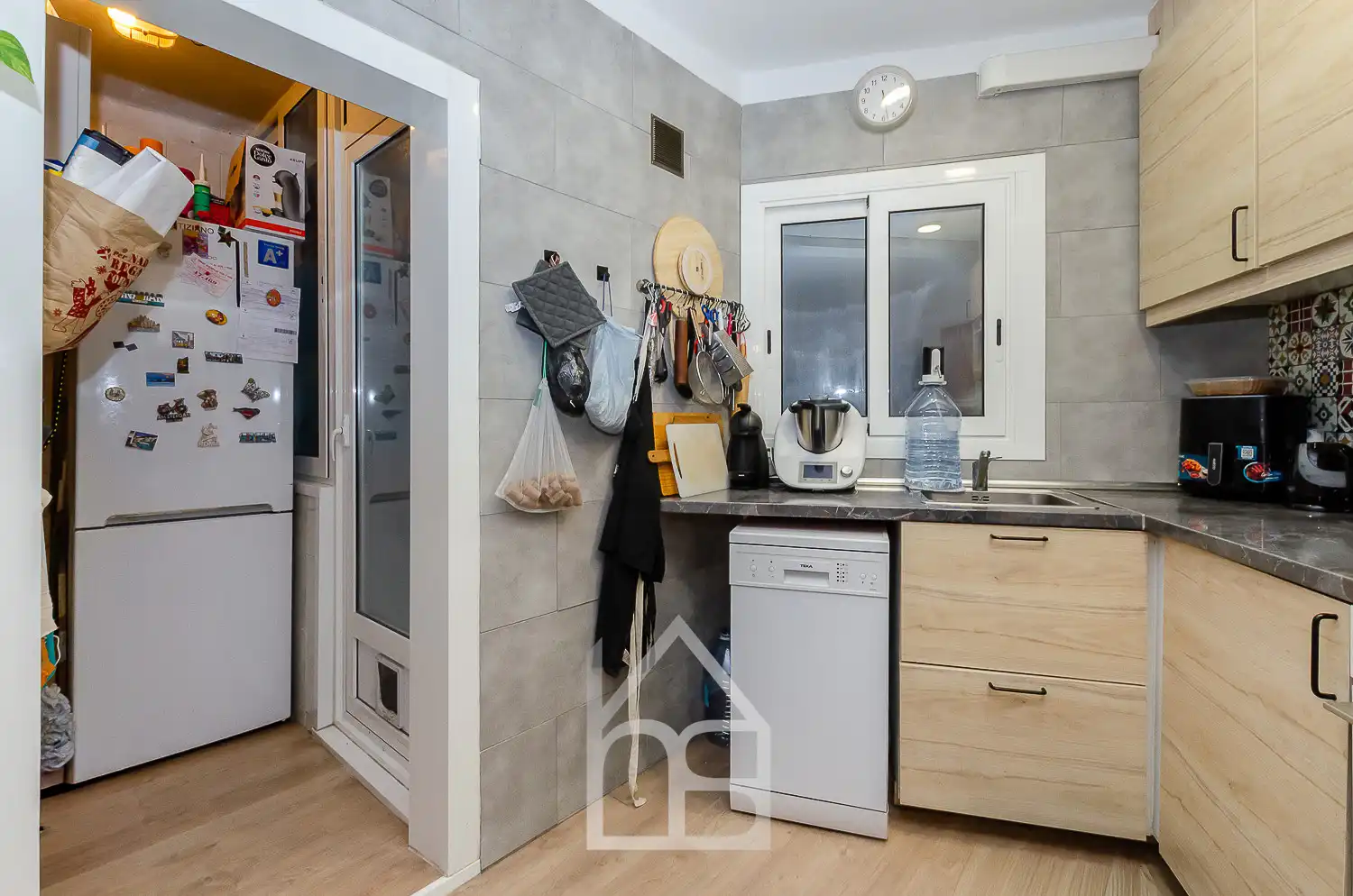 Kitchen of Flat for sale in Cornellà de Llobregat  with Air Conditioner, Heating and Parquet flooring