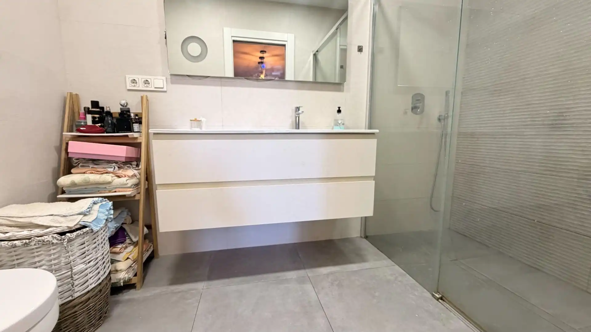 Badezimmer von Dachboden zum Verkauf in Elche / Elx mit Heizung, Terrasse und Abstellraum