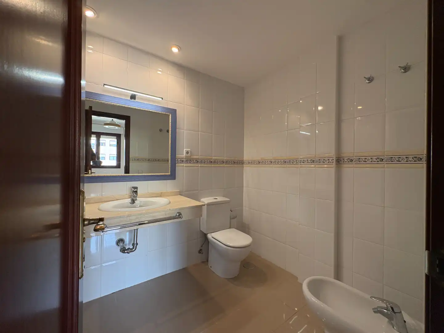 Bathroom of Flat for rent in Ciudad Alta