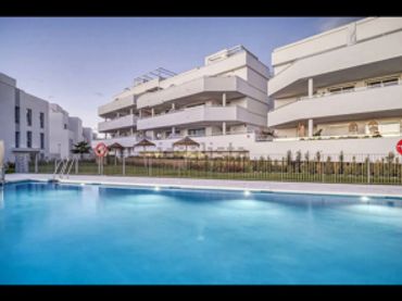 Pis amb piscina de lloguer a Calle Islas Caimán 58