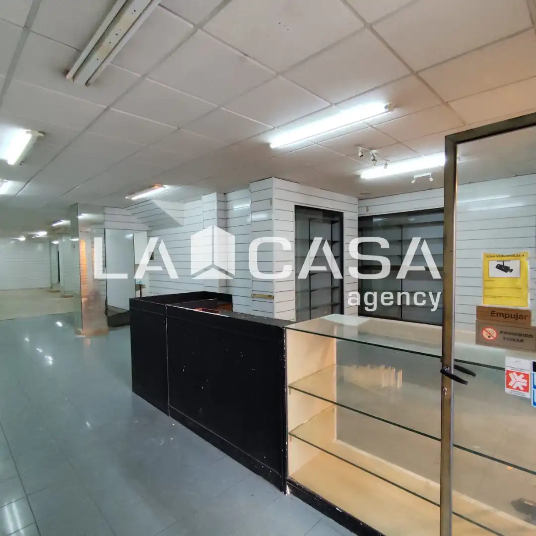 Locale commerciale in affitto a Calle Don Fadrique
