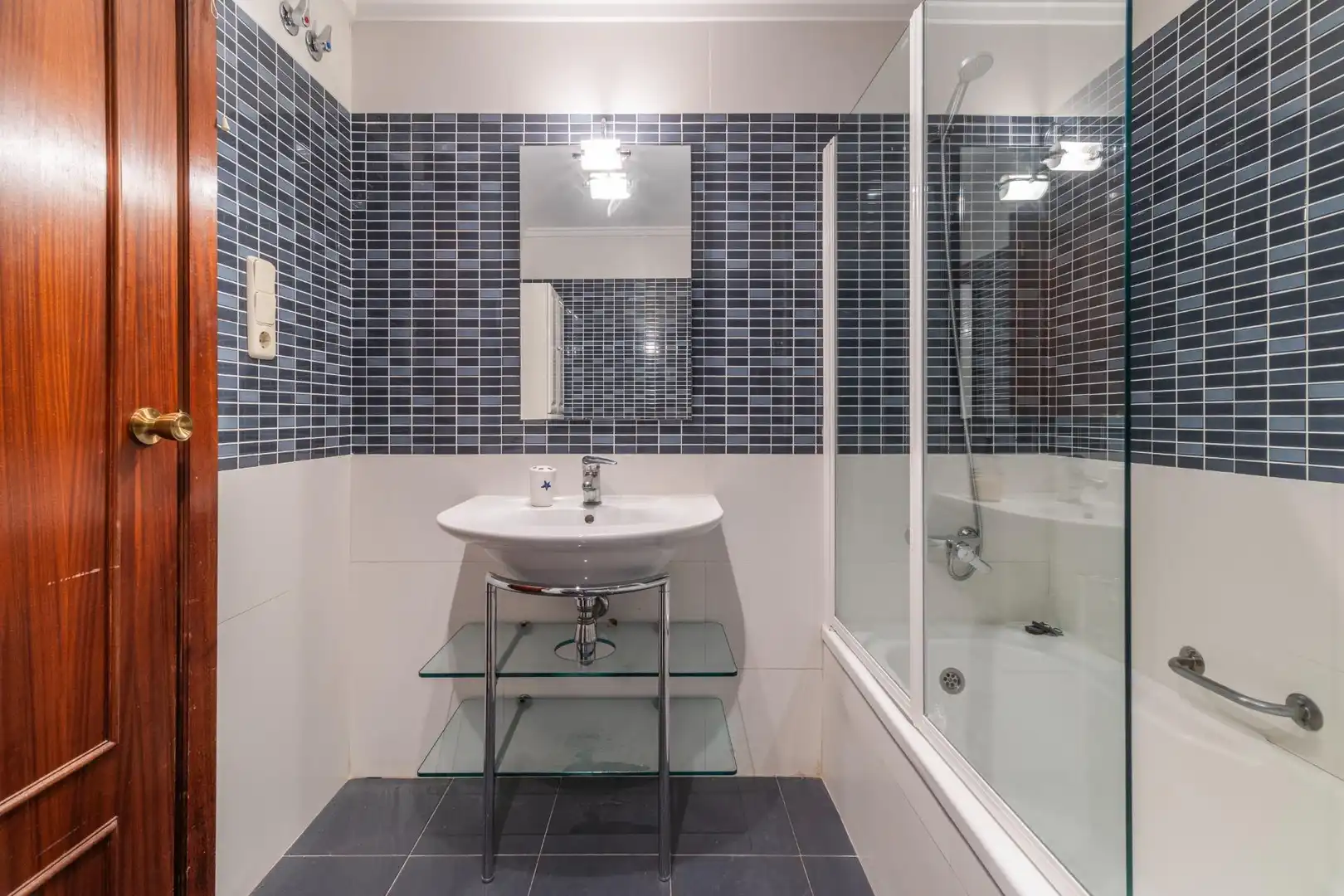 Badezimmer von Wohnung zum Verkauf in Valencia mit Klimaanlage