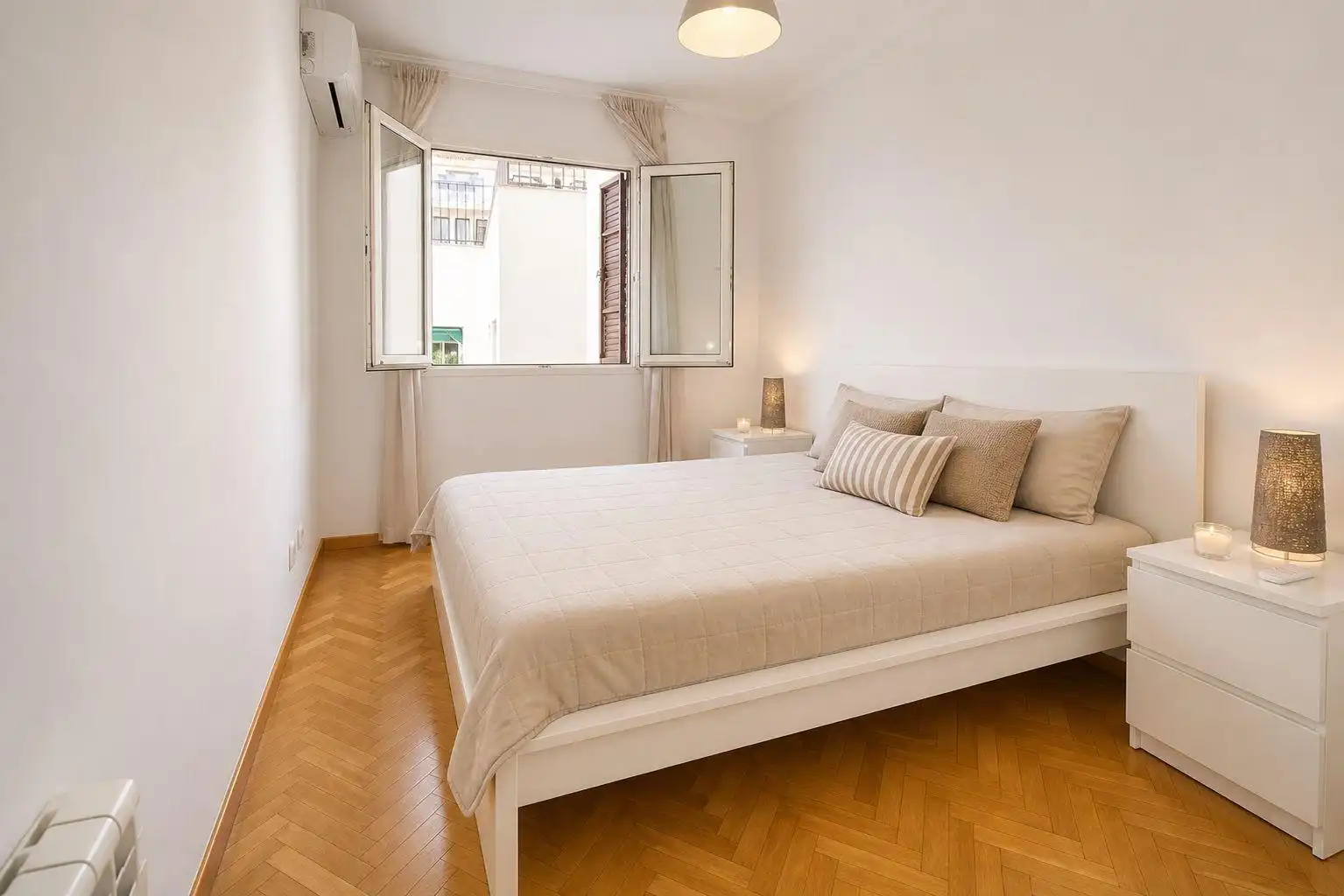 Bedroom of Flat for sale in Madrid  with Air Conditioner, Heating and Parquet flooring