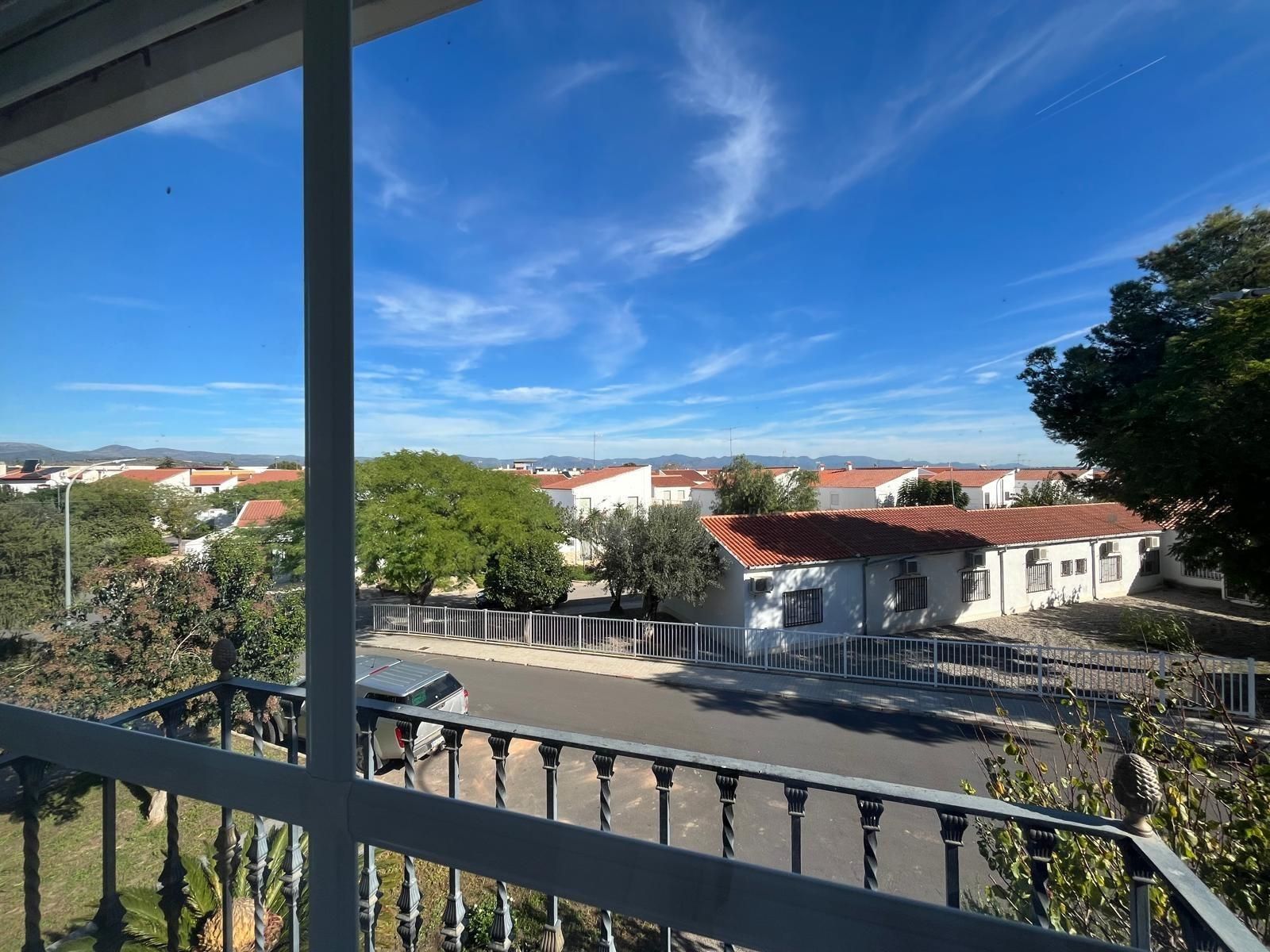 Vista exterior de Casa o chalet en venta en Domeño con Aire acondicionado, Terraza y Piscina