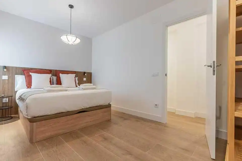 Bedroom of Flat for sale in Madrid  with Air Conditioner, Heating and Private garden