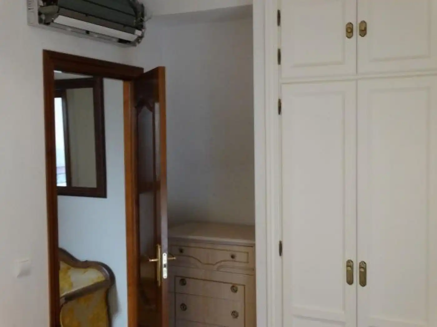 Dormitori de Casa o xalet en venda en Villanueva del Rosario amb Aire condicionat, Terrassa i Moblat