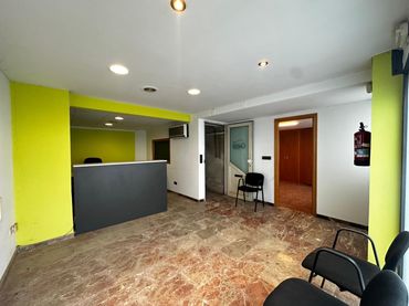 Local comercial en alquiler en Calle CARLES SALVADOR