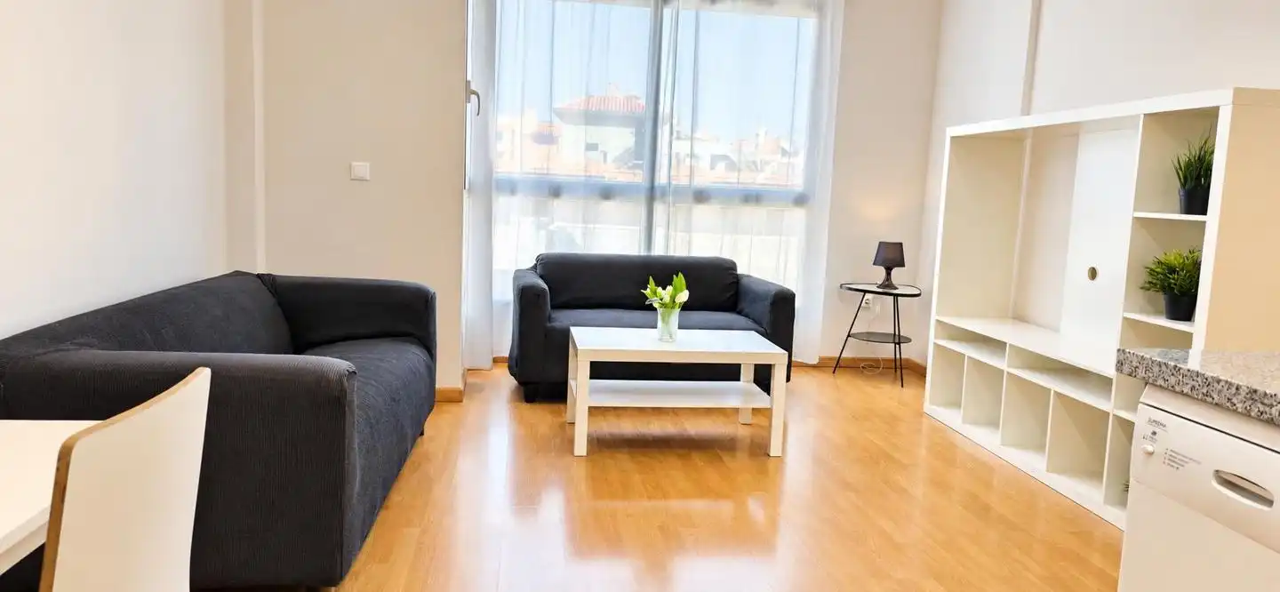 Flat for rent in Plaza Crevillente - Antiguos Juzgados - El Asilo