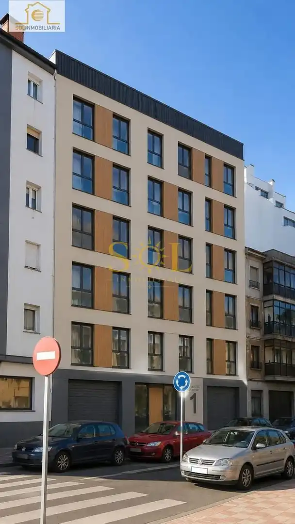 Vista exterior de Pis en venda en León Capital  amb Calefacció, Parquet i Traster