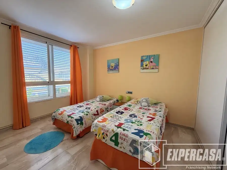 Dormitori de Casa o xalet en venda en Riba-roja de Túria amb Aire condicionat, Calefacció i Terrassa