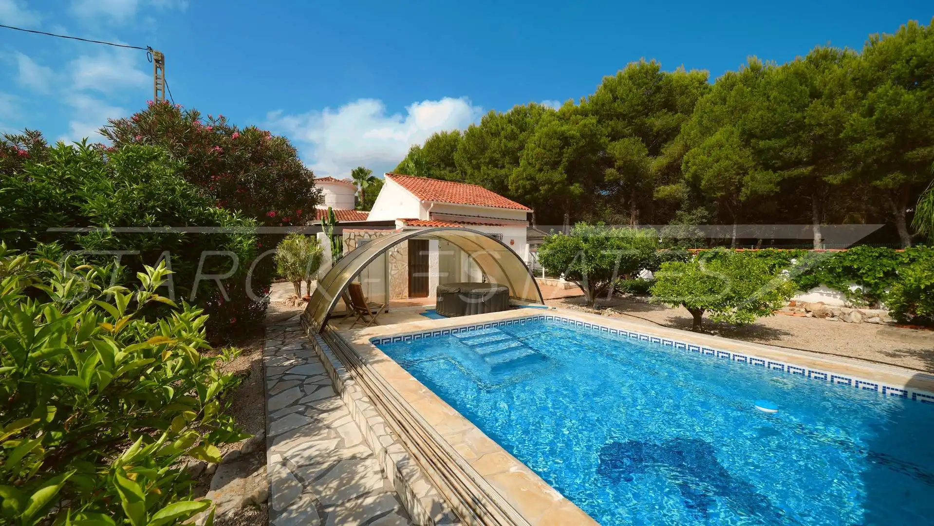 Piscina de Casa o xalet en venda en Els Poblets amb Aire condicionat, Jardí privat i Piscina