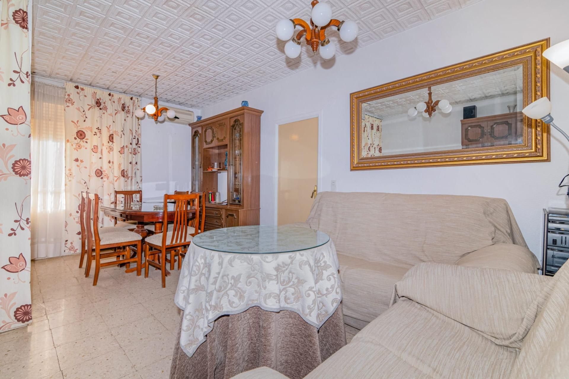 Dining room of Flat for sale in  Granada Capital  with Terrace and Balcony